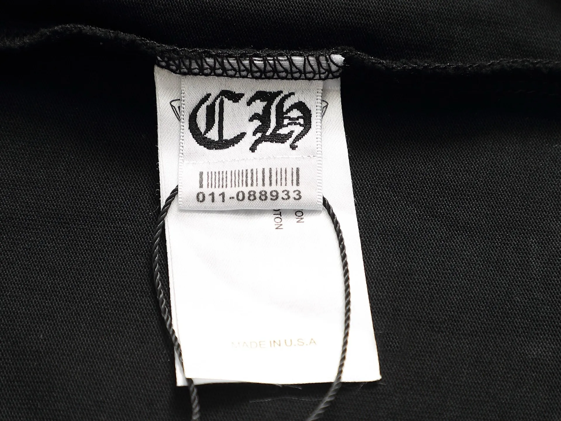 🅿️220 Chrome hearts ch Chrome hearts cross leather short-sleeved T-shirts. Large version. Loose and stylish. The difference is the low version, the slim version, the upper body and the crotch. 100% commitment: top quality, not fast food. The highest version on the market. Top quality, 320 grams. 26 custom-dyed double yarn cotton, same style for men and women, complete with three standards. Color: Black White Khaki Size: XS-L Size chart: